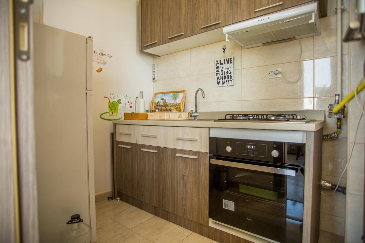 Bella Vista Summerland * Mamaia