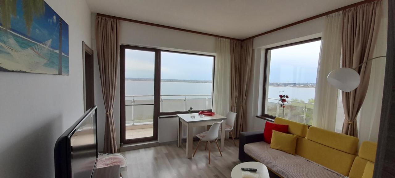 Bella Vista Summerland * Mamaia
